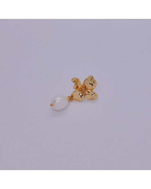 VALERIE CHIC Metallic Crystal Dogwood Flower Pearl Earrings