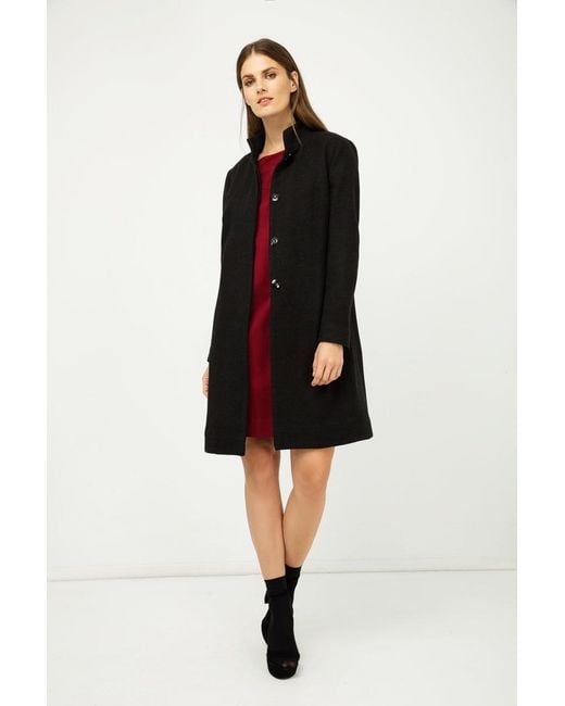 Conquista Black Coat With Button Detail