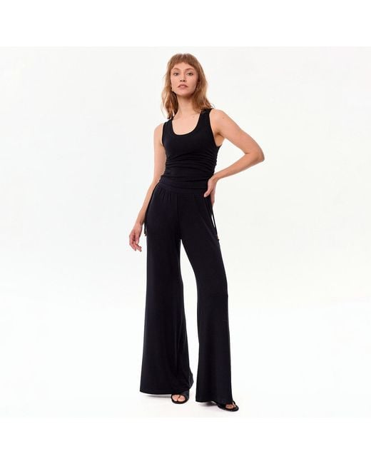 Mandragora Black Adjustable Strap Crop Top Made Of Viscose – Ivy