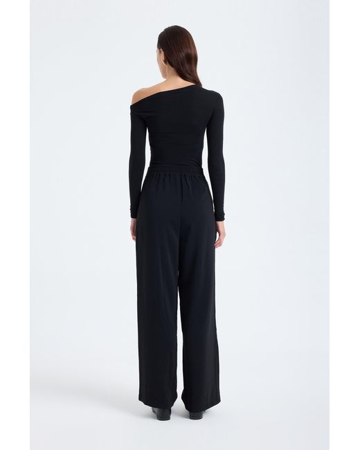 Monlicia Black Elara High Waist Pleated Trousers –