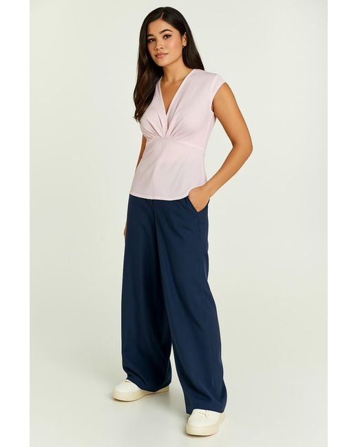 Conquista Pink Pale Rose Sleeveless V-Neck Fitted Top – Soft Viscose-Blend Fabric