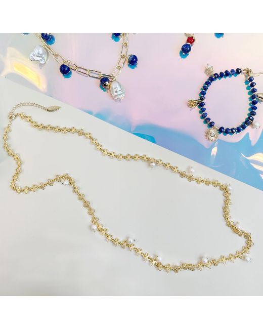 Farra Metallic Chain With Pearls Delicacy Necklace