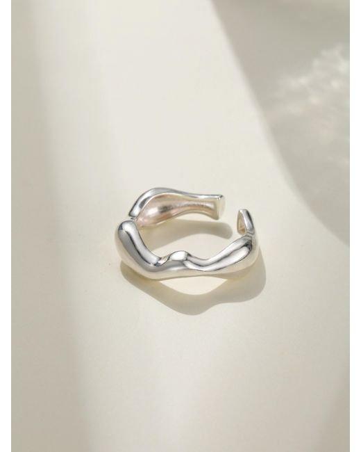 Every Wave White Undulating