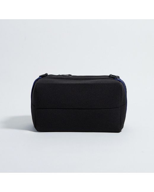 Atacz Black Cube With Utility Strap
