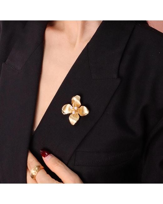 Retro Chic Metallic Blossom Brooch