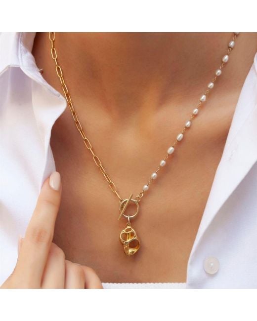 LINYA JEWELLERY Metallic Gela Mussel Chain Pearl Necklace