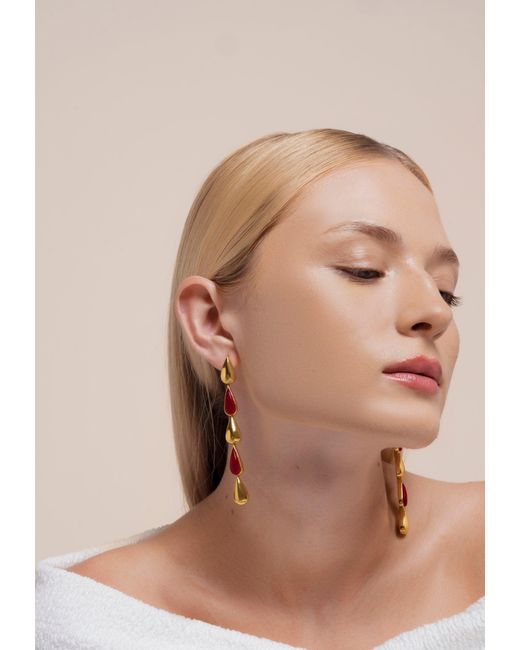 Lavani Jewels White Balance Garnet Earrings