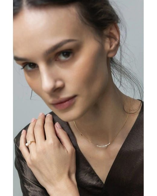 Lisa&Co. Metallic Chain Moving Pearls
