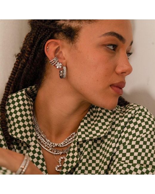 SHYMI Metallic Prong-Set Flower Studs