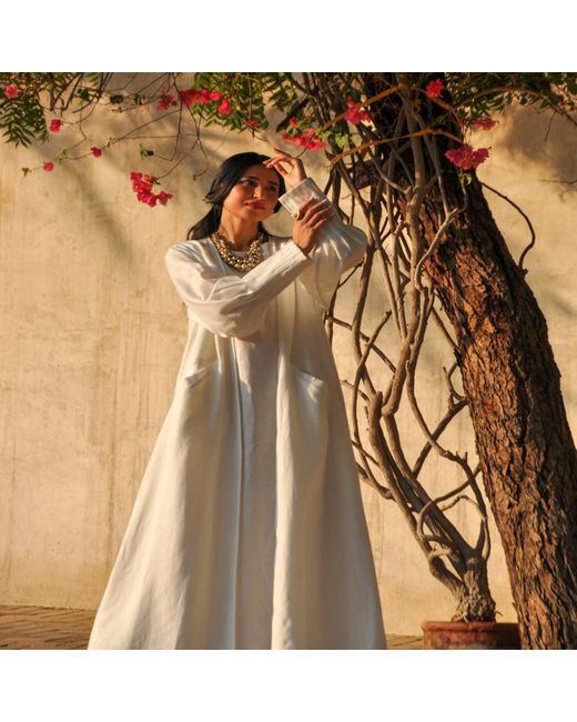 Azzali White Pure Linen Abaya With Fitted Stitched Cuff