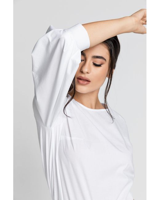 Conquista White Top With Bishop Sleeves