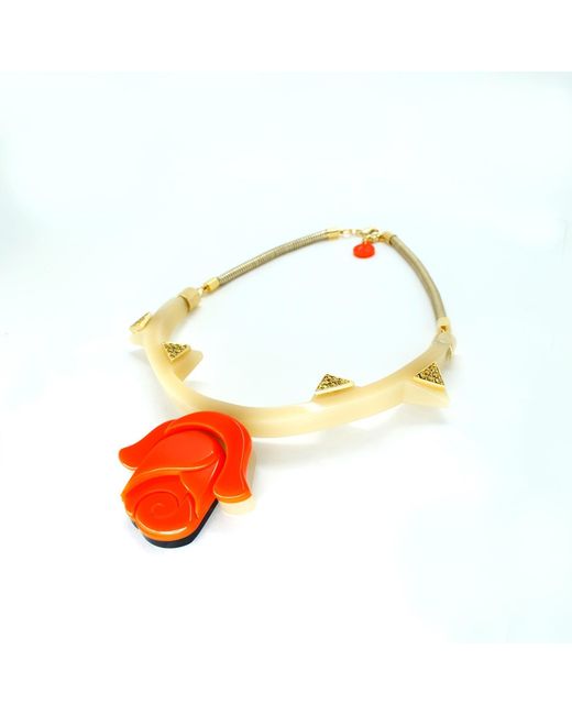 Gissa Bicalho White Handmade Acrylic Necklace Chocker Rose
