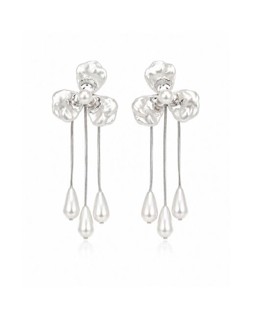 Nuvv Collection White Pearl Blossom Statement Earrings