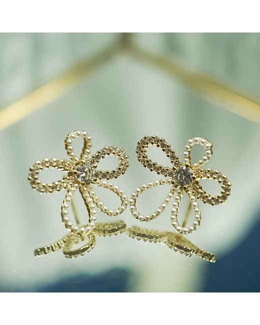 Miss Cecilia Metallic Flower Ear Studs