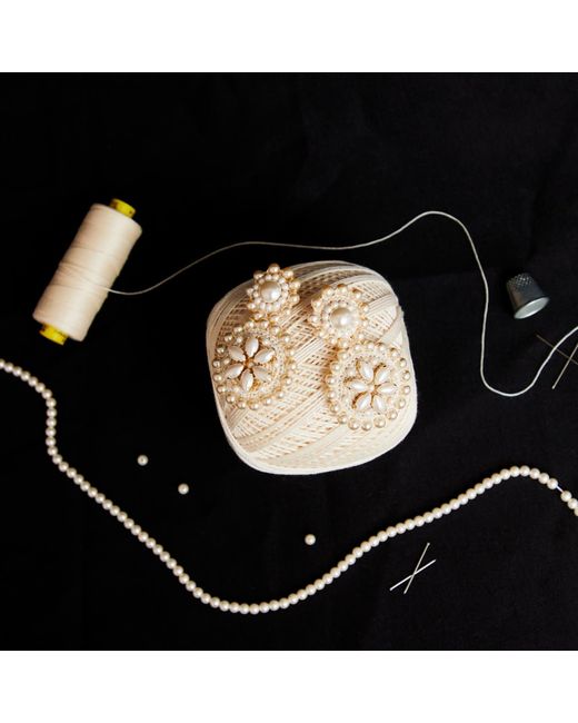 PINAR OZEVLAT Metallic Neutrals Flower Drop Pearl