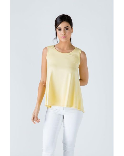 Conquista Yellow Sleeveless Top With Rounded Hemline