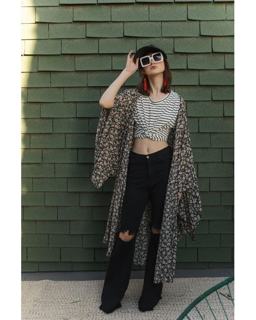 Jennafer Grace Gray Bellis Daisy Kimono