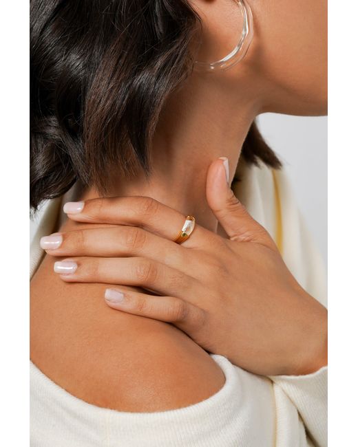 Zynnia Collective Metallic Split Ring