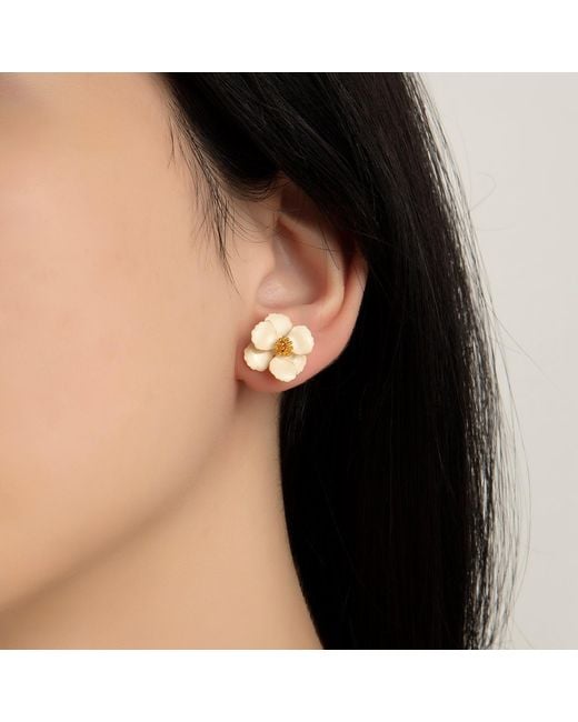 Milou Jewelry Metallic Cream Petite Flower Earrings