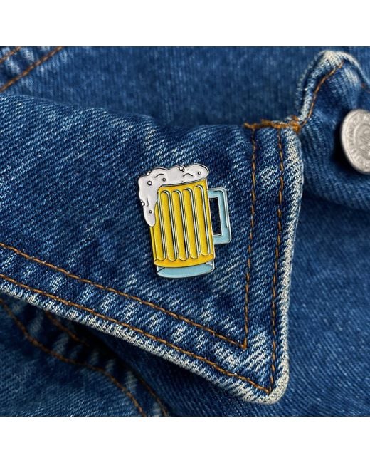 Make Heads Turn Yellow Enamel Pin Cheers