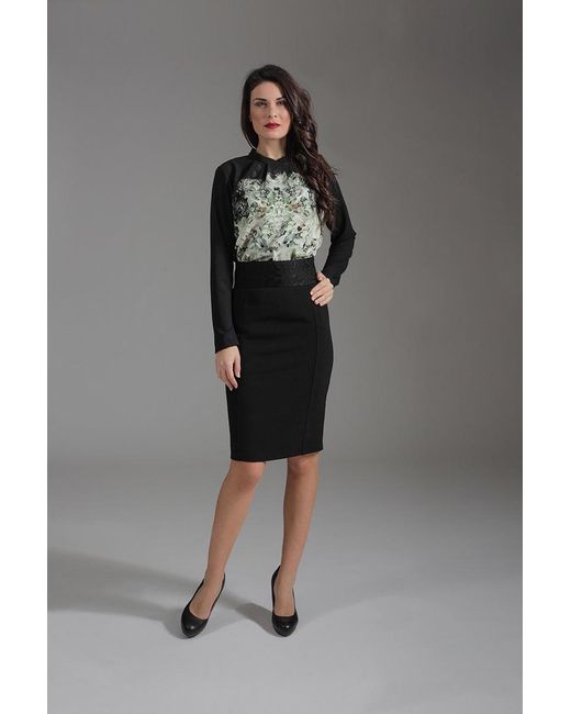 Conquista Black Relaxed Long Sleeve Woven Top With Pleat Detail & Button Fastening