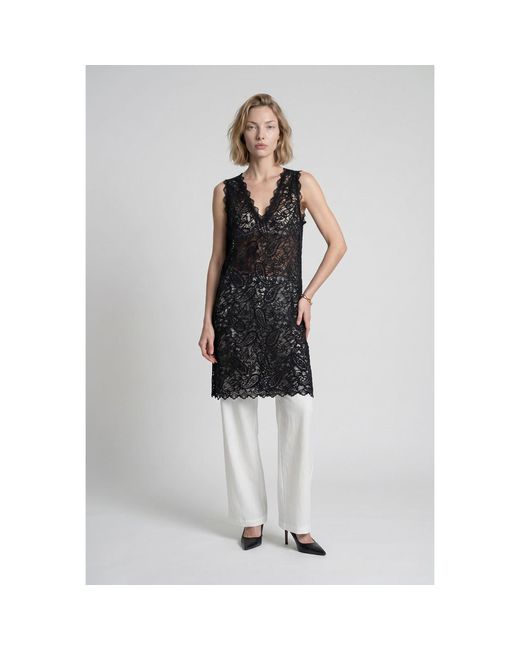 Modenaire Black Scalloped Lace Mini Dress