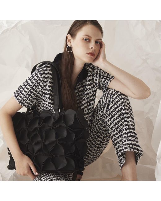 ELEMOOD_Japan Blossom Rectangle Tote Bag in Black | Lyst UK