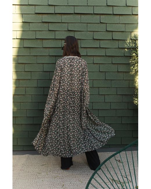 Jennafer Grace Gray Bellis Daisy Kimono