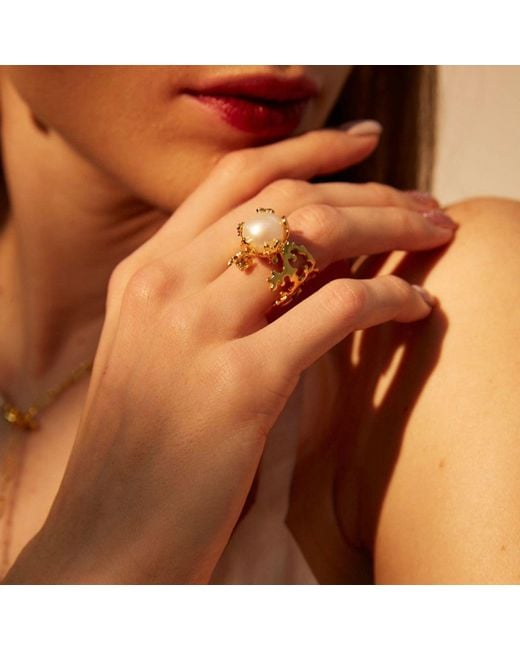 Aurozia Metallic Pearl Wing Big Pearl Coral Ring