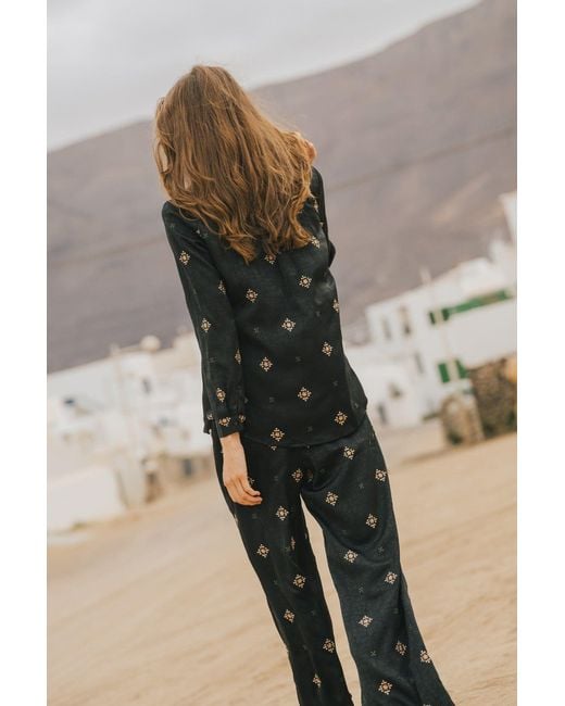 Traffic People Black Sacred Silence Embroidered Graft Shirt
