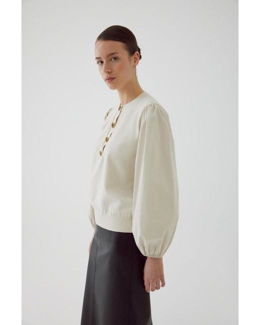 Exquise White Neutrals Regular Elastic Cuffs Crew Neck Cotton Knit Amity Blouse