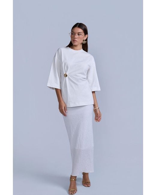 Rave on Trend White Brooch Gather Tee