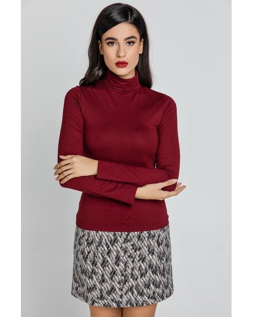 Conquista Red Burgundy Turtle Neck Top By