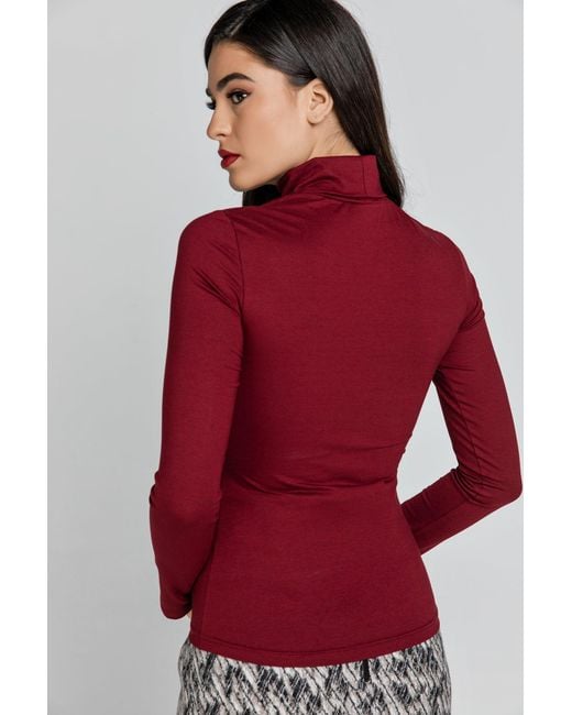 Conquista Red Burgundy Turtle Neck Top By