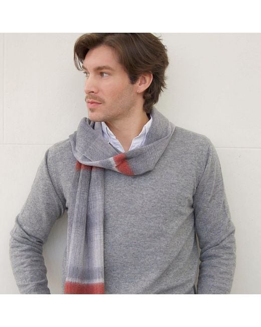 Bel Cashmere Gray Cashmere V-Neck Sweater for men