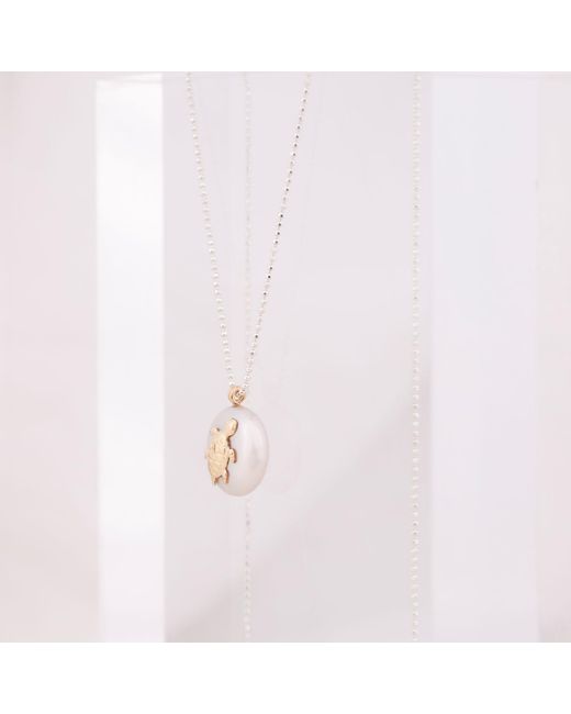 Oana Savu Metallic Freshwater Round Pearl Pendant Turtle Charm Chain