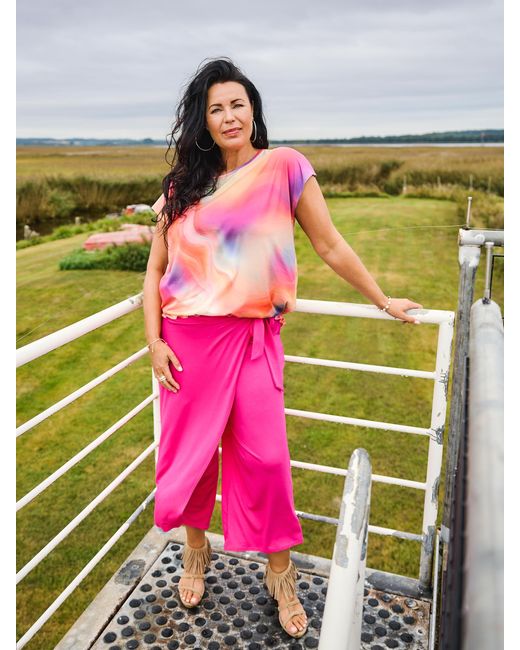 Zoe Pink Chiu T-Shirt