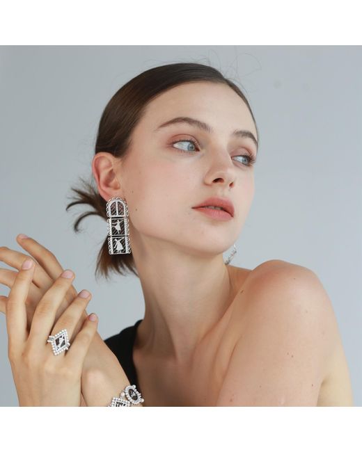 Retro Chic White Doll Earrings