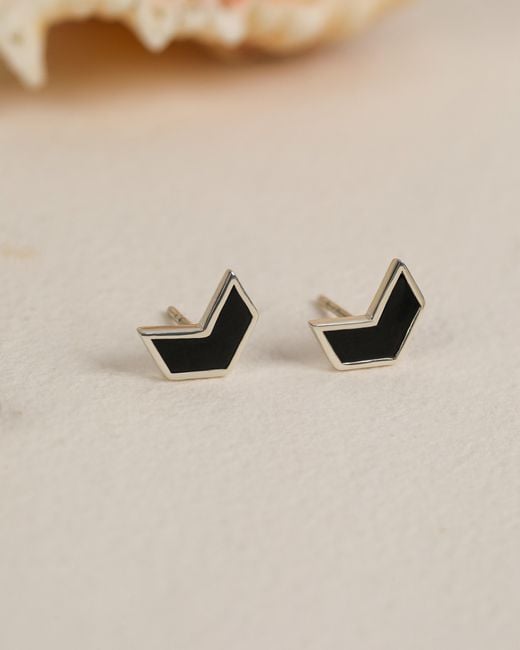 The Jewelz Black Dark Arrow – Onyx Chevron Studs for men