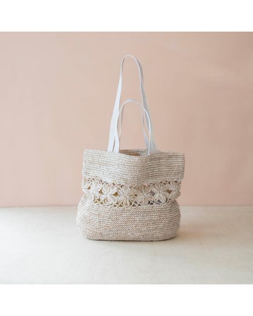 LIKHÂ White Neutrals Handwoven Raffia Tapered Tote Bag – Flower Weave