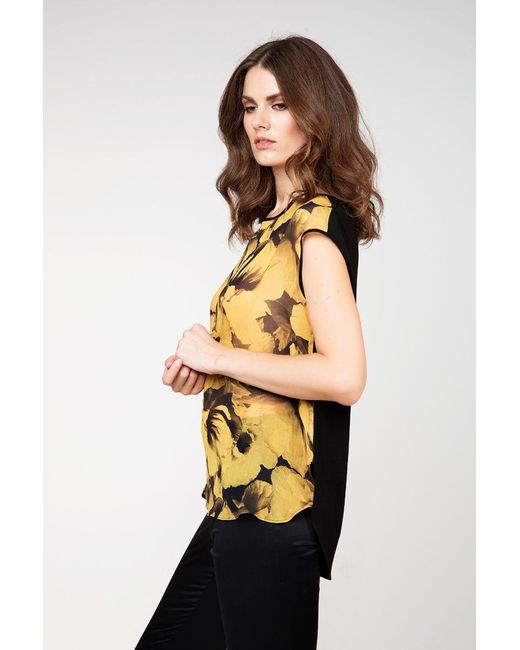 Conquista Yellow Sleeveless Print Top With Rounded Neckline