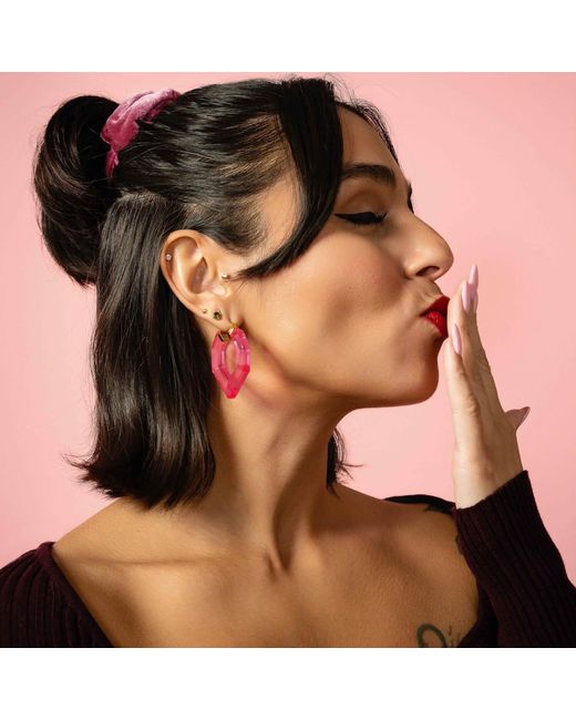 Gold & Honey Pink Heart Gemstone Lucite Hoop Earrings