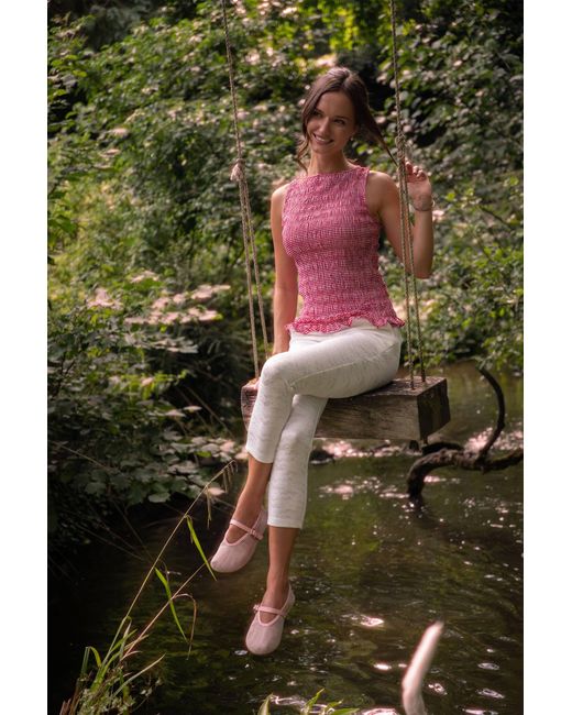 Amy Lynn White Penny Lace Capri Pants