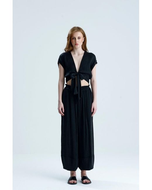 Lilamie Black Bruges Sleeveless Resort Crop Top