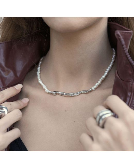 LINYA JEWELLERY Metallic Pontus Horizontal Pearl Necklace