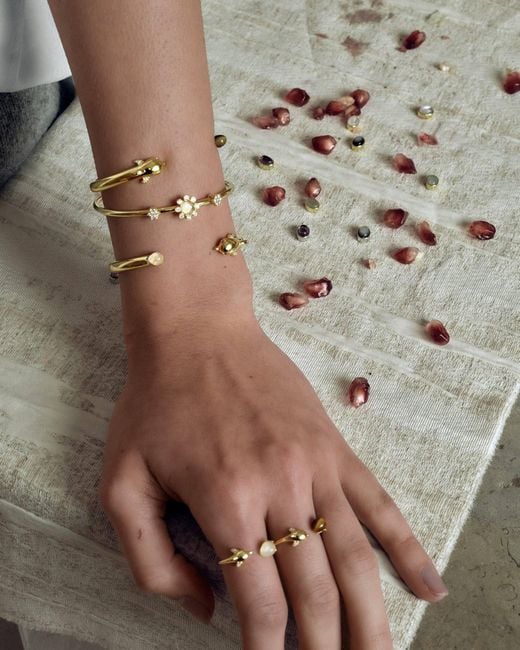 Freqnc Atelier Metallic Dolphin Bangle