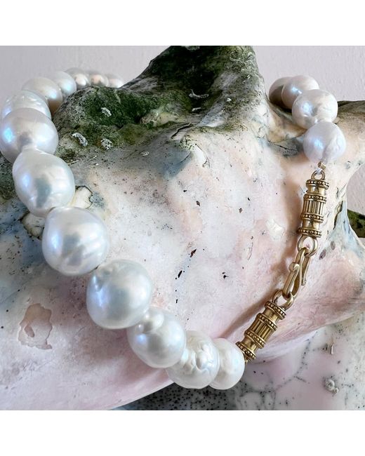 Unleash Cph Metallic Glow Pearl Choker