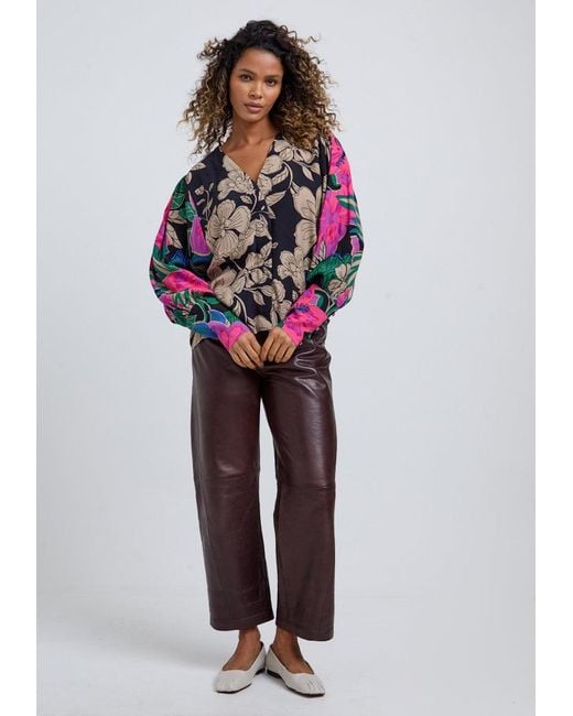 Lily and Lionel Black Retro Floral Cape-Sleeve Blouse