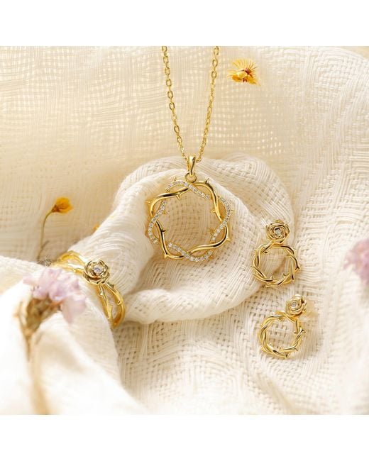 Vanimy Metallic Resilience Thorn Pendant Necklace