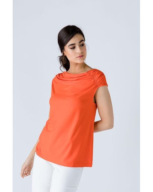 Conquista Red Asymmetric Top